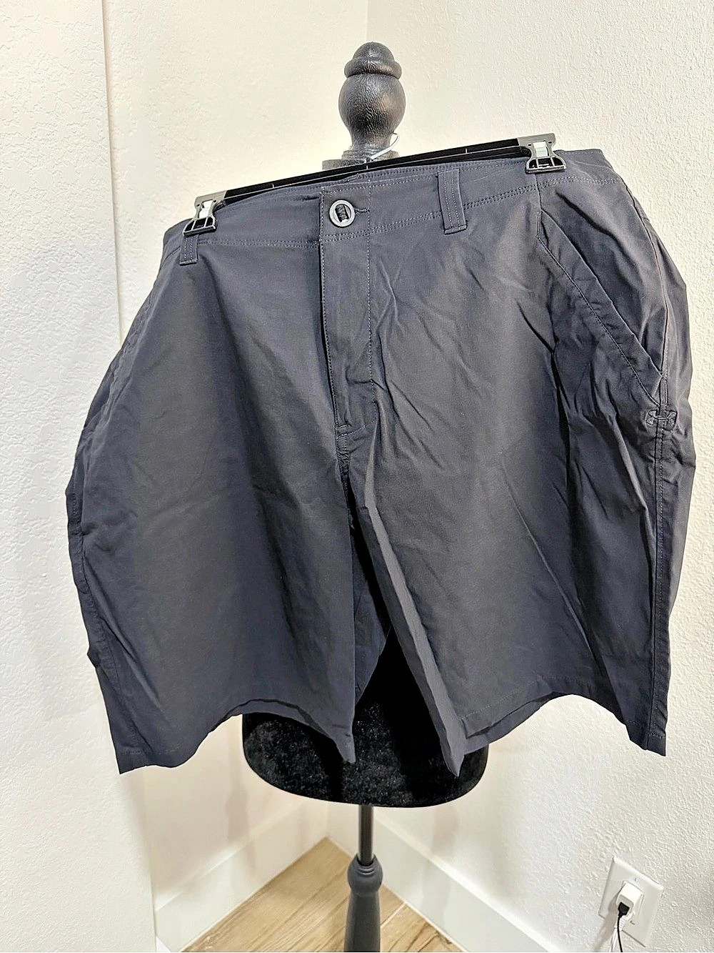 Under Armour Men's Athletic Shorts Black Size 38
